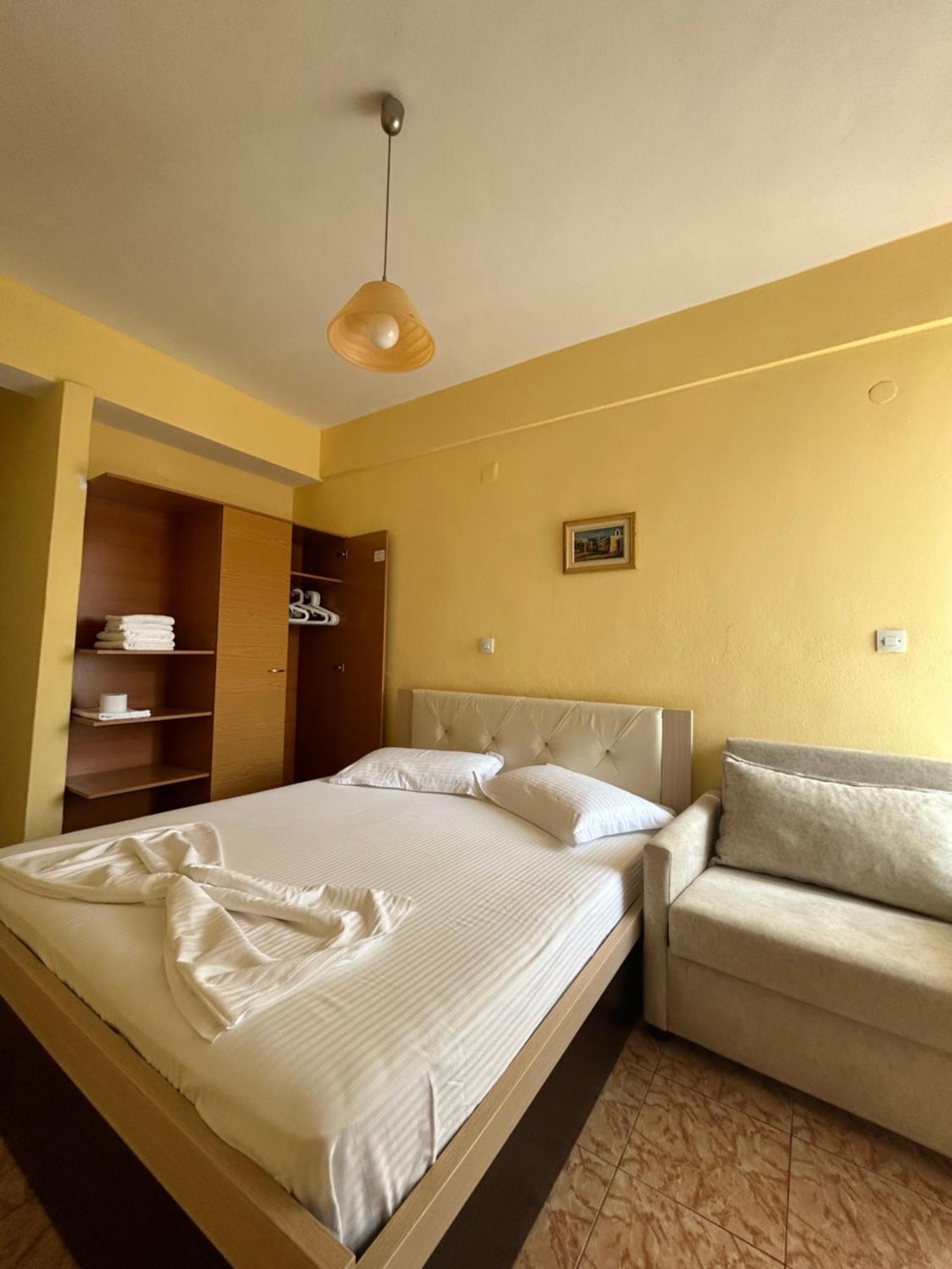 هيماري Areti Rooms Hotel المظهر الخارجي الصورة